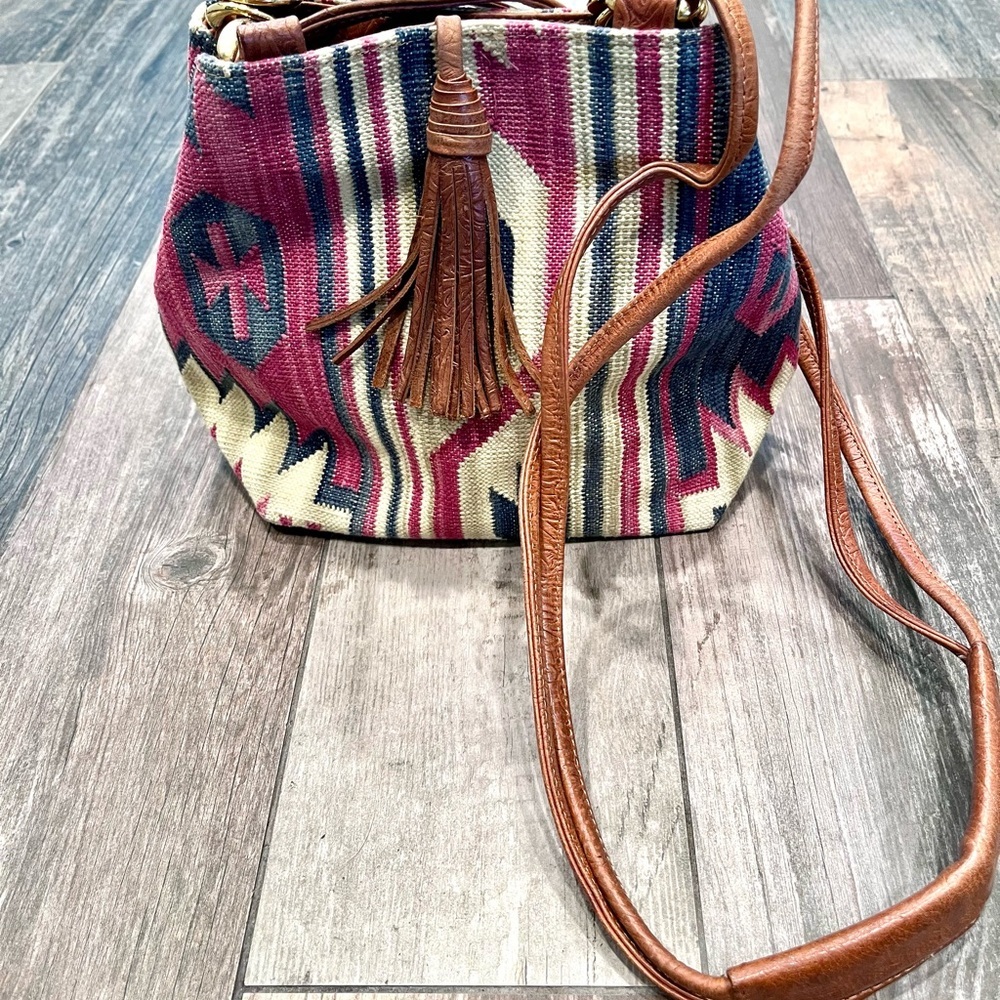 VINTAGE BOHO Western Kilim Crossbody Bucket Bag Leather Embossed Strap & Tassel - Picture 2 of 11